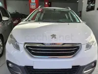 Usado Peugeot 2008 Allure 110 CV (80 kW) 2018 Blanco SUV