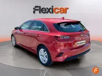 Usado Kia Ceed 120 CV (88 kW) 2021 Rojo Utilitario