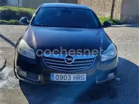 Usado Opel Insignia Selective 130 CV (95 kW) 2013 Marrón Berlina