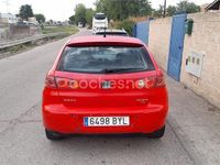 Usado Seat Ibiza Fresh 100 CV (73 kW) 2002 Rojo Utilitario
