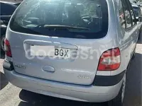 Usado Renault Scénic Privilege 115 CV (84 kW) 2003 Gris / plata Monovolumen