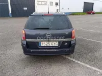 Usado Opel Astra Selective 110 CV (80 kW) 2010 Gris / plata Familiar