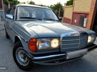 Usado Mercedes 240 73 CV (53 kW) 1983 Gris Familiar