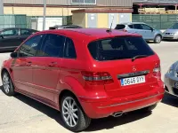 Usado Mercedes B200 139 CV (102 kW) 2006 Rojo Monovolumen