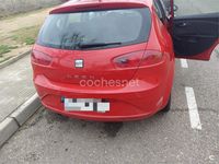 Usado Seat Leon Reference 105 CV (77 kW) 2013 Rojo Berlina