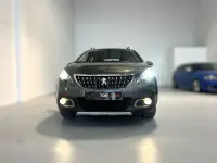 Usado Peugeot 2008 Allure 100 CV (73 kW) 2018 Gris / plata SUV