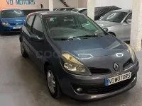 Usado Renault Clio II Dynamique 100 CV (73 kW) 2006 Gris / plata Berlina