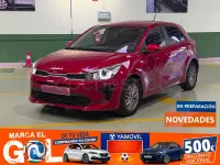 Usado Kia Rio 84 CV (61 kW) 2022 Rojo Berlina