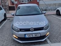 Usado VW Polo 75 CV (55 kW) 2012 Gris / plata Berlina