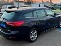 Usado Ford Focus Trend 125 CV (91 kW) 2020 Negro Familiar