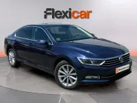 Usado VW Passat Advance 150 CV (110 kW) 2017 Azul Berlina
