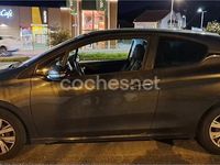 Używany Peugeot 208 82 KM (60 kW) 2013 Czarny Hatchback