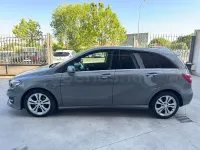 Usado Mercedes B180 Urban 109 CV (80 kW) 2016 Gris / plata Utilitario