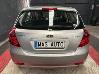 Usado Kia Ceed 115 CV (84 kW) 2009 Gris / plata Utilitario