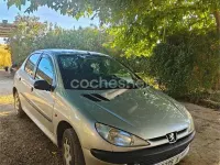 Usado Peugeot 206 75 CV (55 kW) 2000 Gris / plata Berlina