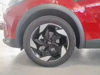 Usado Renault Captur Techno 90 CV (66 kW) 2024 Rojo SUV