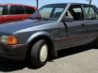 Usado Ford Escort 88 CV (64 kW) 1989 Gris Utilitario