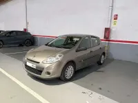 Usado Renault Clio 75 CV (55 kW) 2012 Beige Utilitario