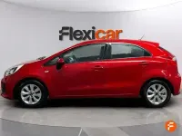 Usado Kia Rio 84 CV (61 kW) 2017 Rojo