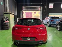 Usado Alfa Romeo Giulietta Distinctive 175 CV (128 kW) 2016 Rojo Utilitario