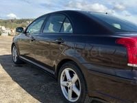 Usado Toyota Avensis Sol 150 CV (110 kW) 2006 Granate Familiar