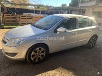 Usado Opel Astra Cosmo 100 HP (73 kW) 2007 Cinzento Sedan