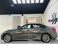 Usado BMW 330 Comfort Edition 258 CV (189 kW) 2019 Gris / plata Berlina