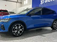 Usado Ford Focus Active X 125 CV (91 kW) 2022 Azul desert island (metalizado) Berlina