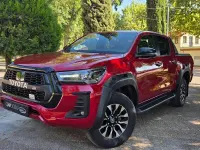 Usado Toyota HiLux Sport 204 CV (150 kW) 2024 Granate Pickup/Camioneta