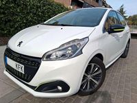 Usado Peugeot 208 Style 82 CV (60 kW) 2017 Blanco Utilitario