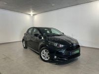 Usado Toyota Yaris Hybrid Active 116 CV (85 kW) 2022 Negro Berlina