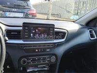 Usado Kia Ceed 120 CV (88 kW) 2019 Azul Utilitario