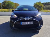 Usado Toyota Yaris Hybrid Active 100 CV (73 kW) 2017 Negro Berlina