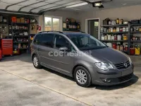 Usado VW Touran Advance 105 CV (77 kW) 2010 Gris / plata Monovolumen