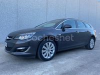 Usado Opel Astra Excellence 130 CV (95 kW) 2014 Gris / plata Familiar