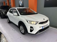 Usado Kia Stonic 84 CV (61 kW) 2019 Blanco SUV