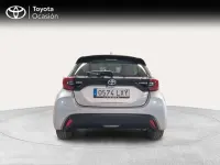 Usado Toyota Yaris Active 116 CV (85 kW) 2022 Plateado Utilitario