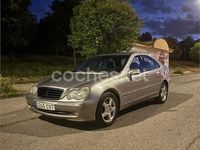 Usado Mercedes C270 Avantgarde 170 CV (125 kW) 2003 Beige Berlina