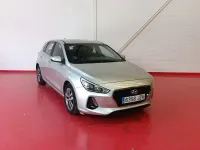 Usado Hyundai i30 110 CV (80 kW) 2017 Gris Berlina