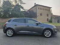 Usado Renault Mégane IV Life 90 CV (66 kW) 2017 Gris / plata Berlina