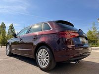 Käytetty Audi A3 Ambition 150 HP (110 kW) 2014 Punainen Sedan