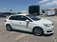 Usado Citroën C4 88 CV (64 kW) 2012 Blanco Berlina