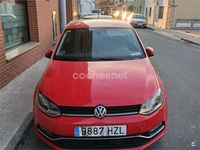 Usado VW Polo Advance 90 CV (66 kW) 2014 Rojo Berlina