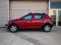 Usado Dacia Sandero Stepway 90 CV (66 kW) 2015 Granate Berlina