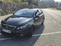 Usado Peugeot 308 Active 130 CV (95 kW) 2017 Negro Berlina