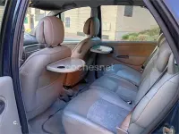 Usado Renault Scénic Privilege 110 CV (80 kW) 2001 Verde Monovolumen