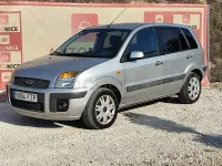 Usado Ford Fusion 68 CV (50 kW) 2007 Gris / plata Utilitario