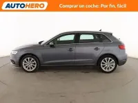 Usado Audi A3 Design 116 CV (85 kW) 2019 Gris Berlina