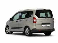 Usado Ford Tourneo Courier Trend 100 CV (73 kW) 2015 Beige Monovolumen