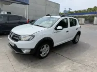 Usado Dacia Sandero Stepway 90 CV (66 kW) 2014 Blanco Berlina